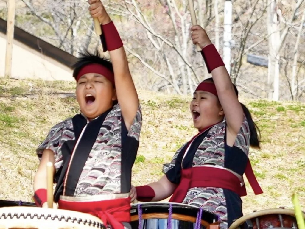 春のグルメフェスタ in あんずの丘山鹿市特産工芸村あんずの丘