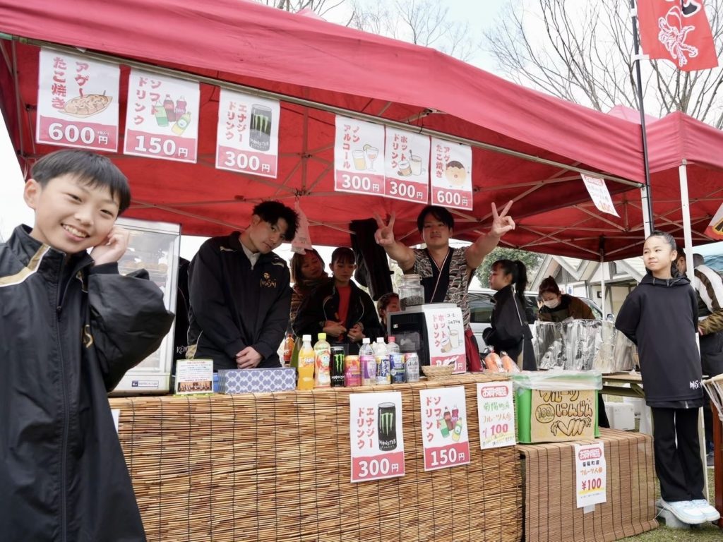 春のグルメフェスタ in あんずの丘山鹿市特産工芸村あんずの丘